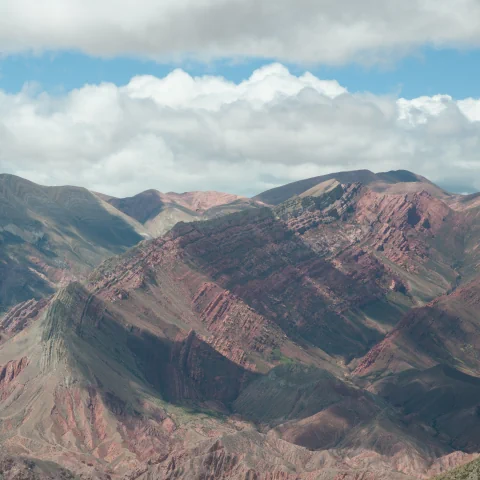 Les strates dans les montagnes